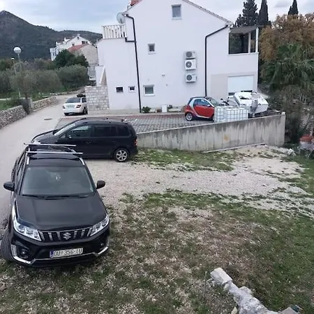 شقة Mladen سلانو