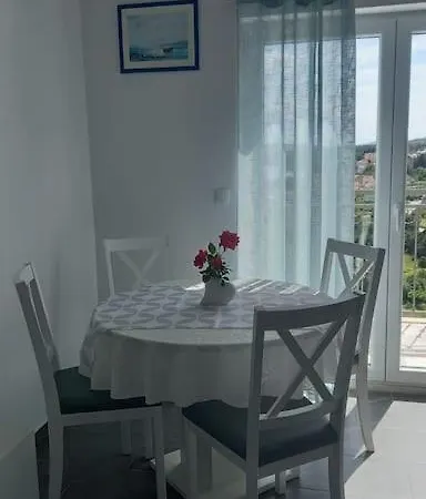 Mladen Apartment *